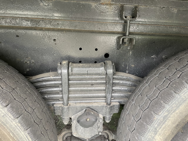 UDトラックスクオンユニック4段大型（10t）[写真21]