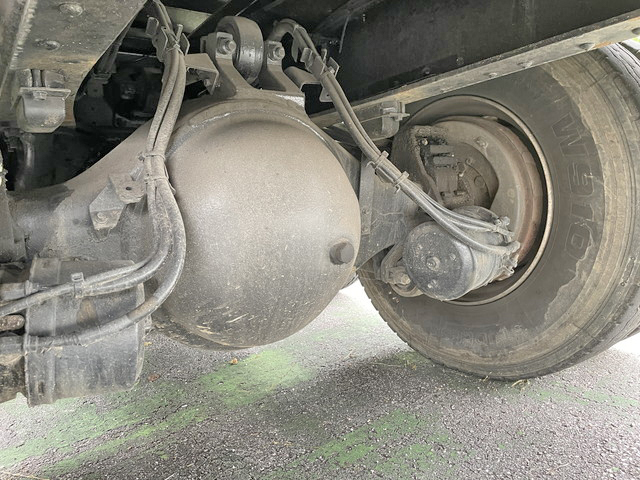 UDトラックスクオンユニック4段大型（10t）[写真23]