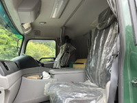 UDトラックスクオンユニック4段大型（10t）[写真28]