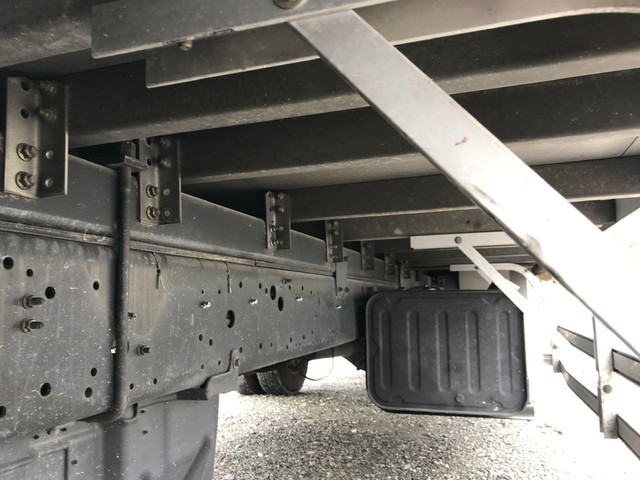 いすゞフォワードアルミバン中型（4t）[写真14]