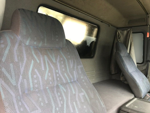 いすゞフォワードアルミバン中型（4t）[写真18]