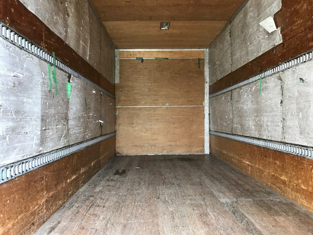 いすゞフォワードアルミバン中型（4t）[写真06]