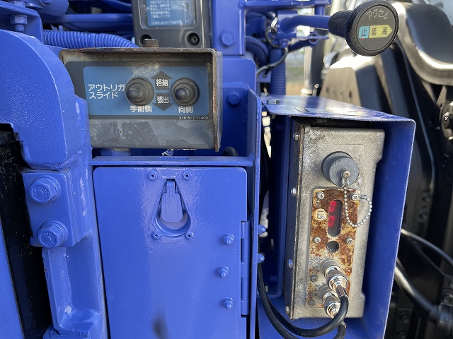 いすゞフォワードセルフクレーン4段増トン（6t・8t）[写真22]