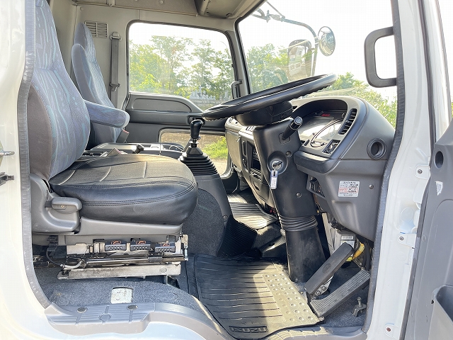 いすゞフォワードセルフクレーン4段増トン（6t・8t）[写真31]