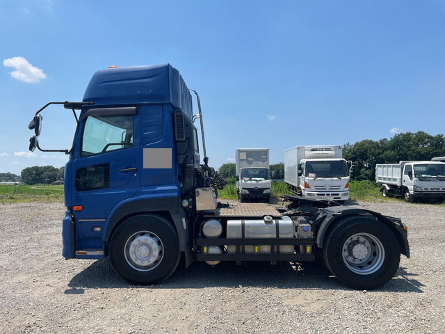 UDトラックスクオントレーラーヘッド（トラクターヘッド）大型（10t）[写真05]