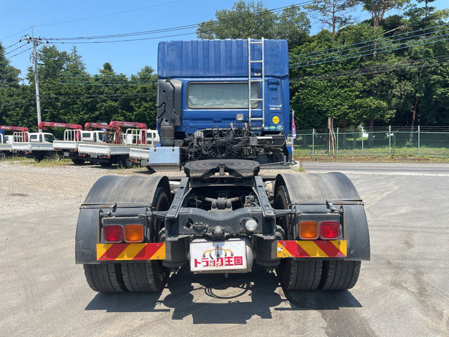 UDトラックスクオントレーラーヘッド（トラクターヘッド）大型（10t）[写真09]