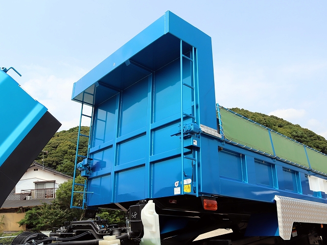 いすゞギガダンプ大型（10t）[写真10]