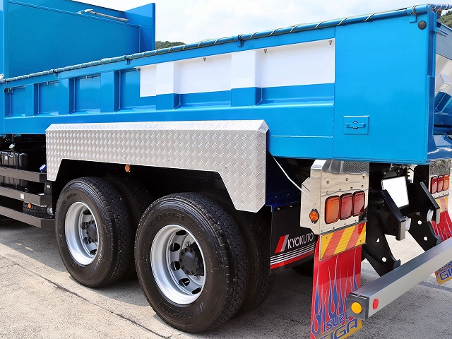 いすゞギガダンプ大型（10t）[写真19]