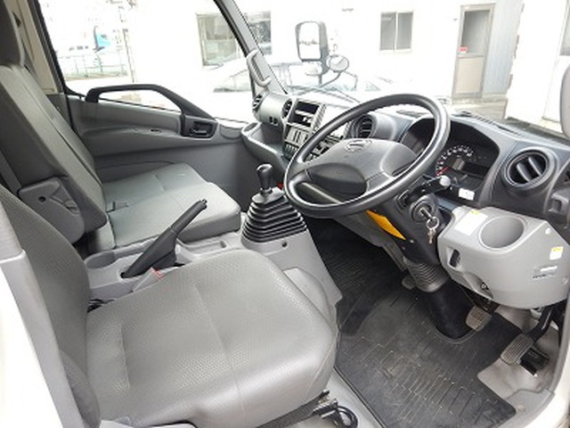 日野デュトロアルミバン小型（2t・3t）[写真14]