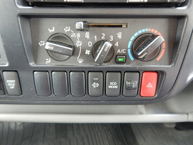 日野デュトロアルミバン小型（2t・3t）[写真17]