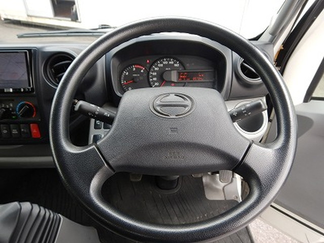 日野デュトロアルミバン小型（2t・3t）[写真21]