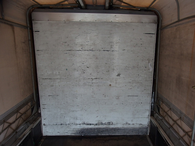 トヨタトヨエース幌ウイング小型（2t・3t）[写真13]