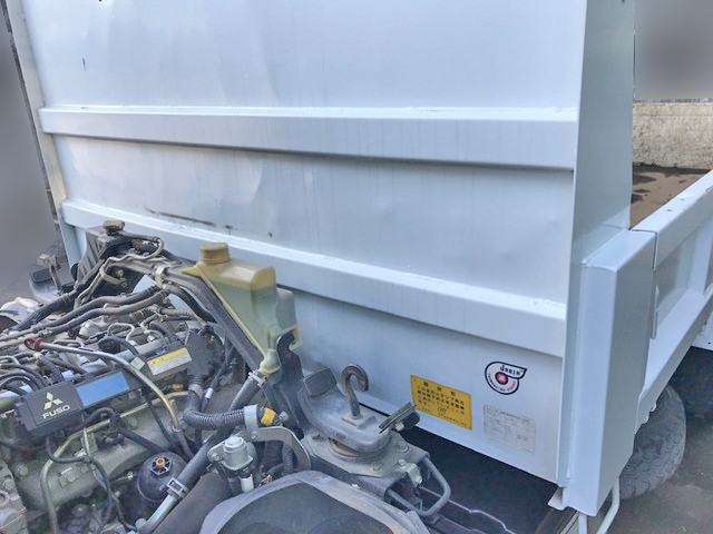 三菱ふそうキャンターダンプ小型（2t・3t）[写真16]