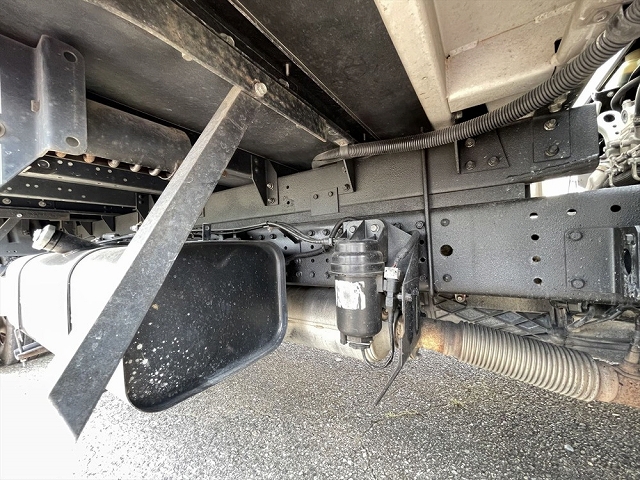 三菱ふそうキャンターアルミウイング小型（2t・3t）[写真13]