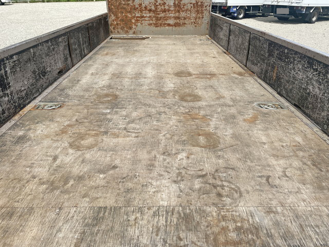 三菱ふそうキャンター平ボディ小型（2t・3t）[写真11]