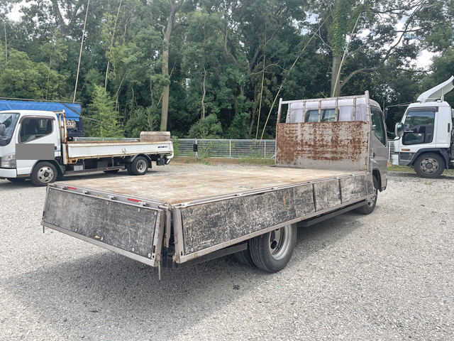三菱ふそうキャンター平ボディ小型（2t・3t）[写真13]