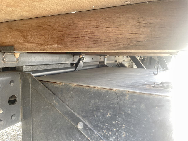 三菱ふそうキャンター平ボディ小型（2t・3t）[写真17]