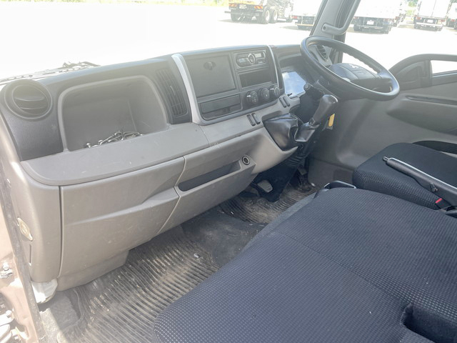 三菱ふそうキャンター平ボディ小型（2t・3t）[写真30]