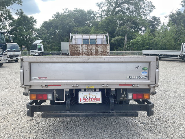 三菱ふそうキャンター平ボディ小型（2t・3t）[写真09]