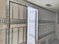 三菱ふそうスーパーグレート冷凍車（冷蔵車）大型（10t）[写真13]