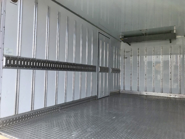 三菱ふそうキャンター冷凍車（冷蔵車）小型（2t・3t）[写真13]