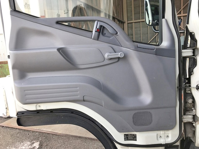 三菱ふそうキャンター冷凍車（冷蔵車）小型（2t・3t）[写真29]