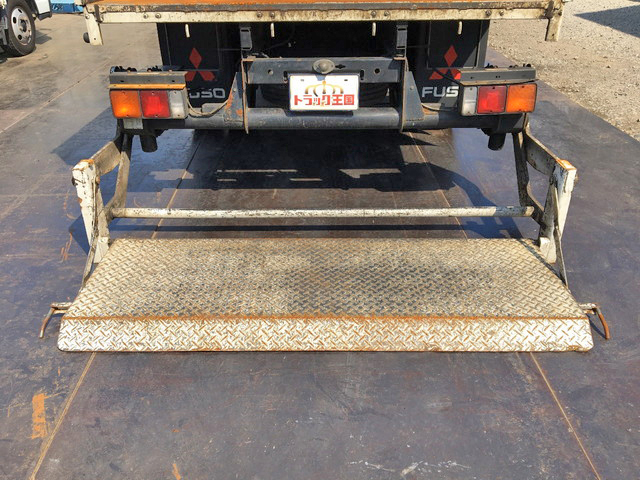 三菱ふそうキャンター平ボディ小型（2t・3t）[写真15]