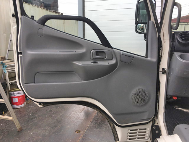 日野デュトロパネルバン小型（2t・3t）[写真29]