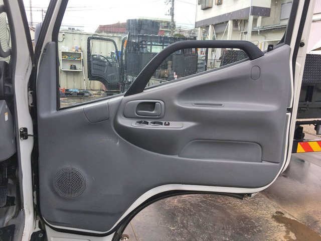 日野デュトロパネルバン小型（2t・3t）[写真30]