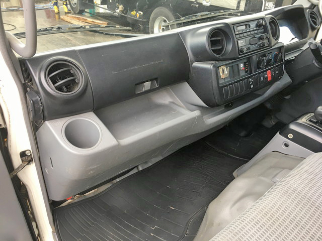 日野デュトロパネルバン小型（2t・3t）[写真31]