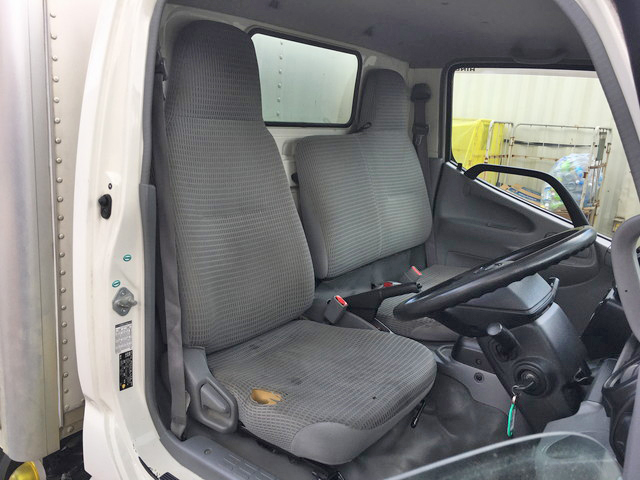 日野デュトロパネルバン小型（2t・3t）[写真34]