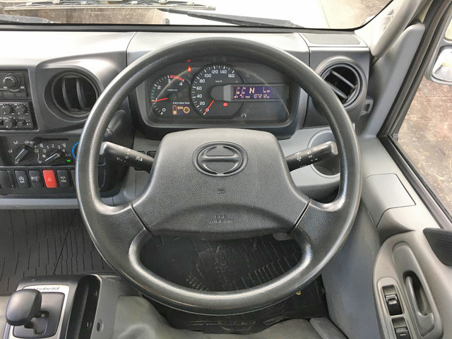 日野デュトロパネルバン小型（2t・3t）[写真36]