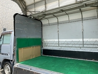 日産アトラス幌ウイング小型（2t・3t）[写真11]