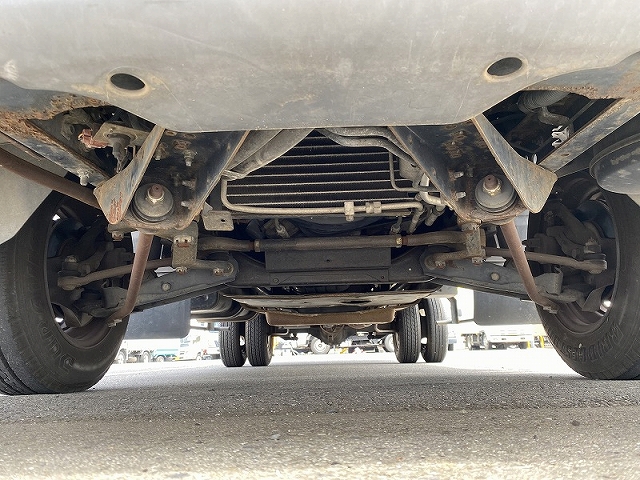 日産アトラス幌ウイング小型（2t・3t）[写真15]