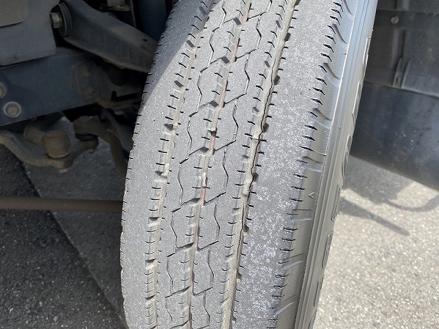 日産アトラス幌ウイング小型（2t・3t）[写真21]