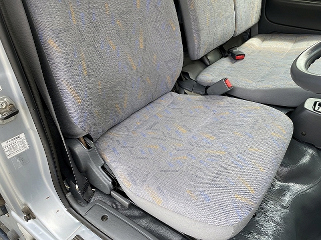 日産アトラス幌ウイング小型（2t・3t）[写真26]