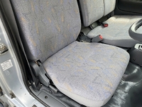 日産アトラス幌ウイング小型（2t・3t）[写真26]