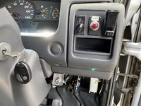 日産アトラス幌ウイング小型（2t・3t）[写真28]