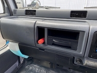 日産アトラス幌ウイング小型（2t・3t）[写真30]