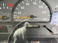 日産アトラス幌ウイング小型（2t・3t）[写真37]