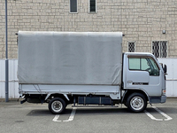 日産アトラス幌ウイング小型（2t・3t）[写真06]