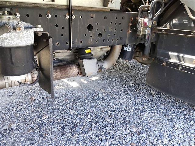 三菱ふそうキャンターアルミバン小型（2t・3t）[写真10]