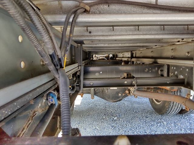 三菱ふそうキャンターアルミバン小型（2t・3t）[写真12]