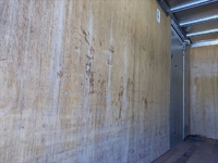 三菱ふそうキャンターアルミバン小型（2t・3t）[写真16]