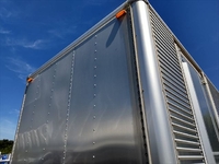 三菱ふそうキャンターアルミバン小型（2t・3t）[写真37]