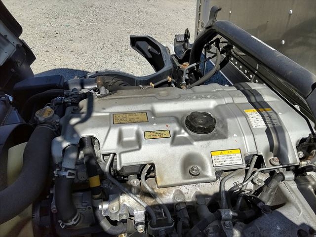 三菱ふそうキャンターアルミバン小型（2t・3t）[写真38]