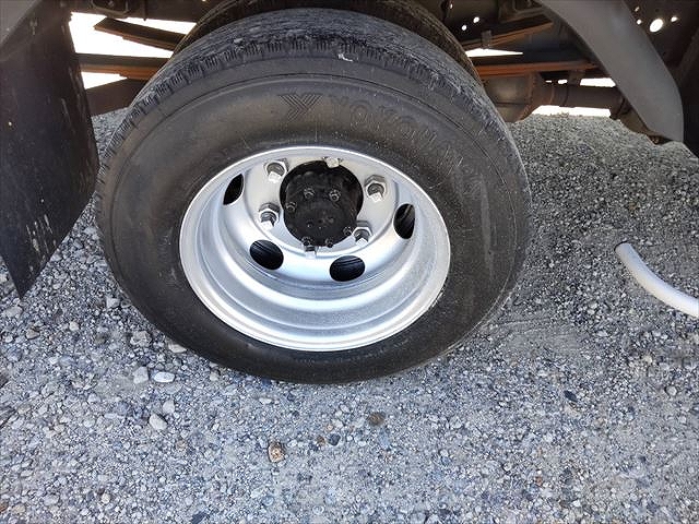 三菱ふそうキャンターアルミバン小型（2t・3t）[写真07]