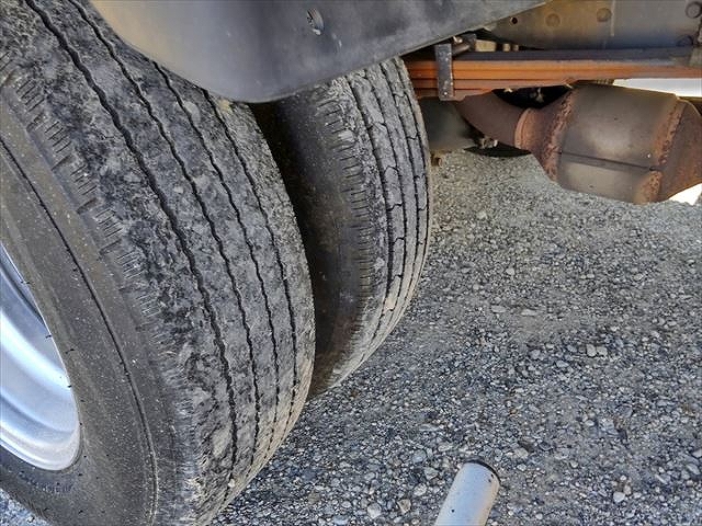 三菱ふそうキャンターアルミバン小型（2t・3t）[写真09]