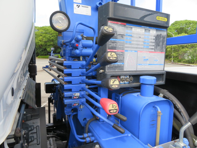 日野デュトロセーフティクレーン3段小型（2t・3t）[写真17]