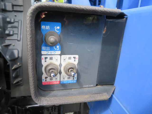 日野デュトロセーフティクレーン3段小型（2t・3t）[写真19]